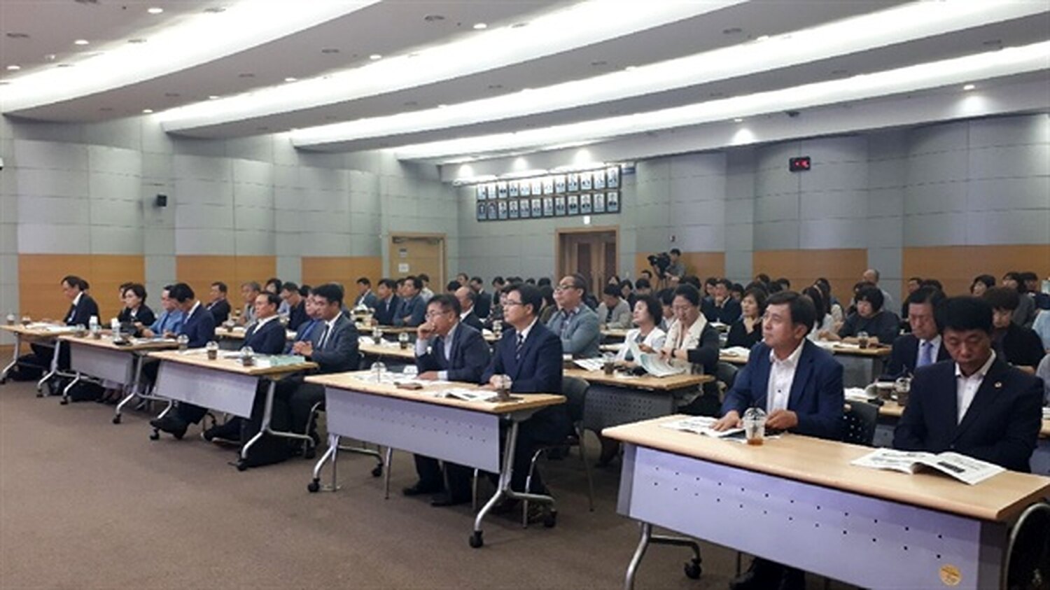 2018년 충청남도 자살예방 및 생명사랑 100분 토론회 — 천안시청 대회의실 토론회 참석 현장