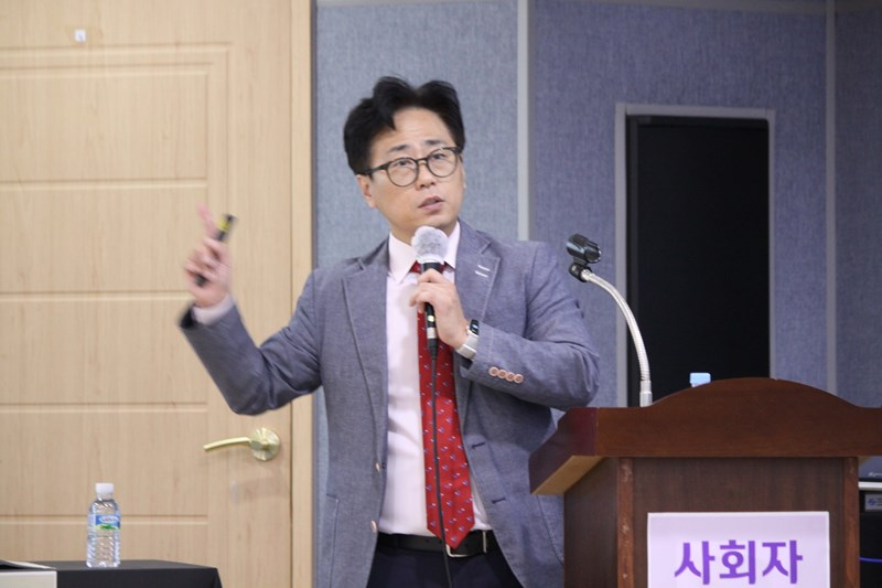 2024년 자살저감을 위한 민관 협력방안 토론회 — 민관 협력방안 토론회 사회 진행